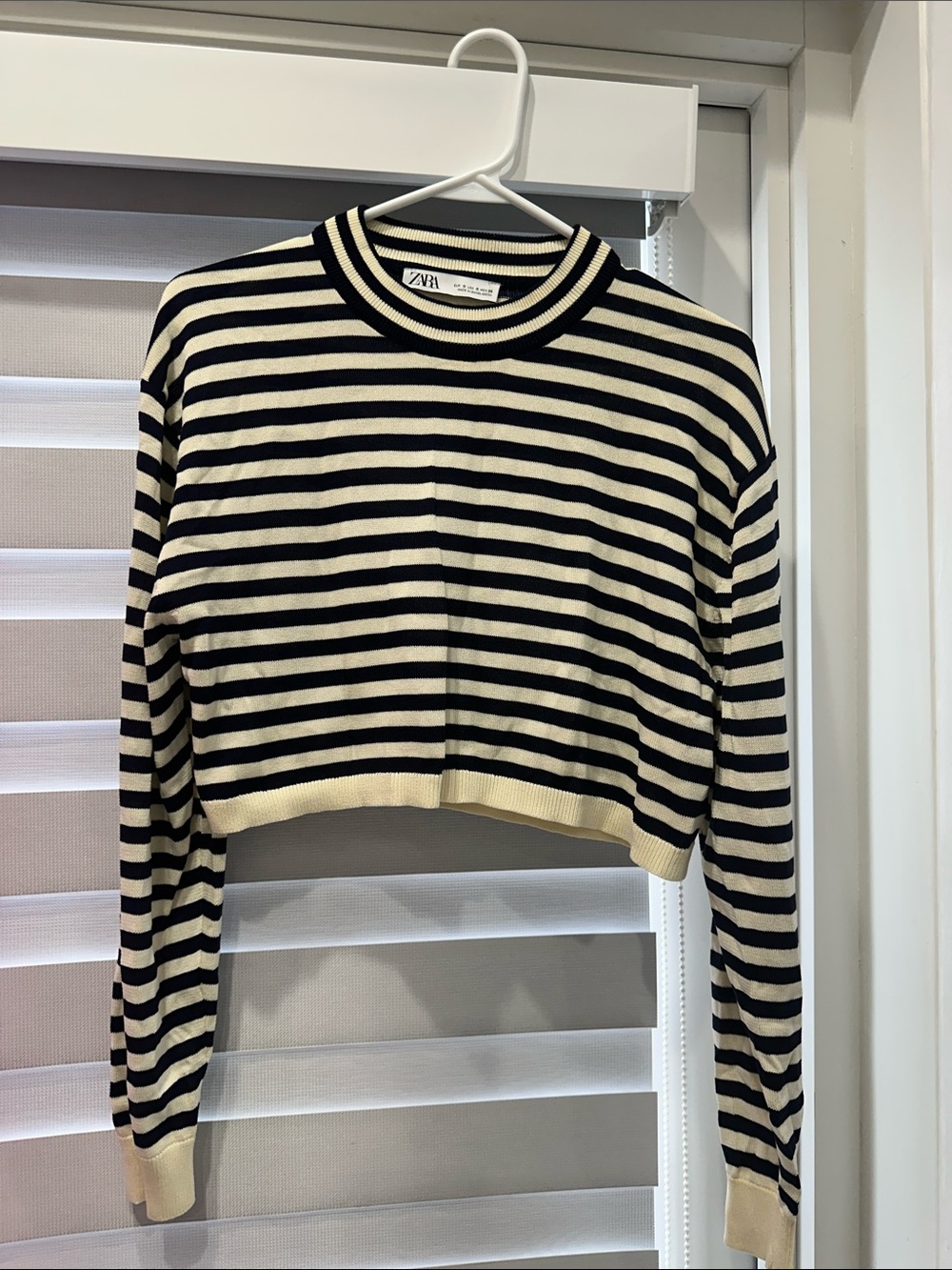 Zara Black & Cream Striped Cropped Long-Sleeve Top